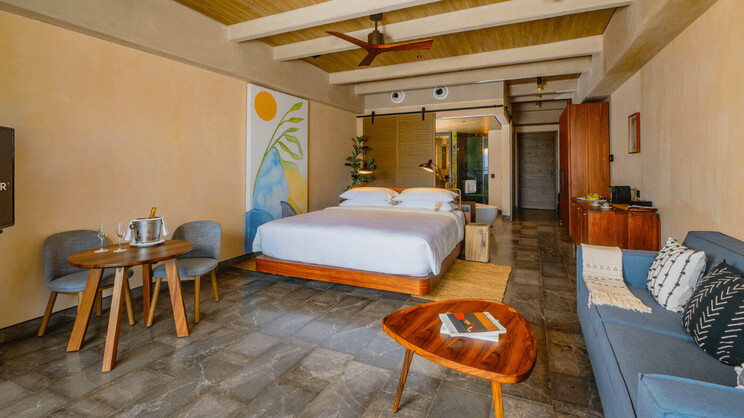  Junior Suite Ocean View - King